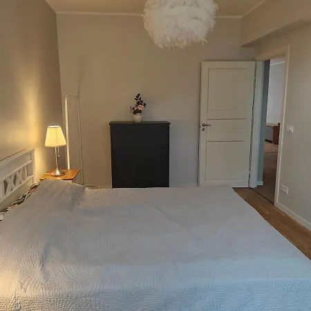 Апартаменты Spacious Near Old Town And Harbor Таллин
